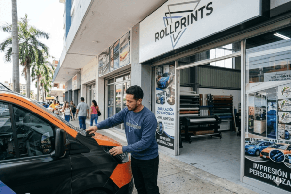 Vinil Adhesivo en Panamá | Impresión y Rotulación Personalizada